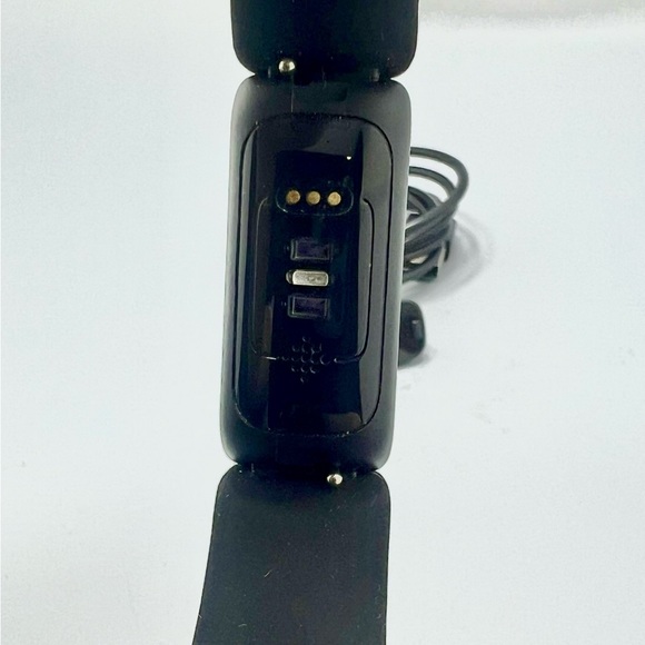 Fitbit Inspire 2 Black Fitbit & Charger Only - Picture 10 of 10